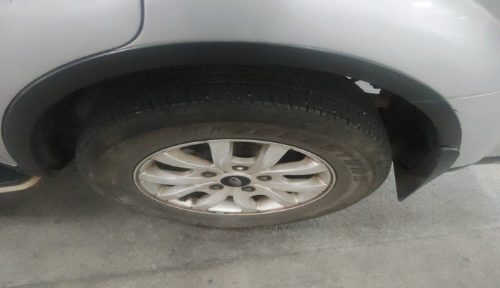 2016 Mahindra XUV500 W10, Diesel, Manual, 1,96,557 km, tyre