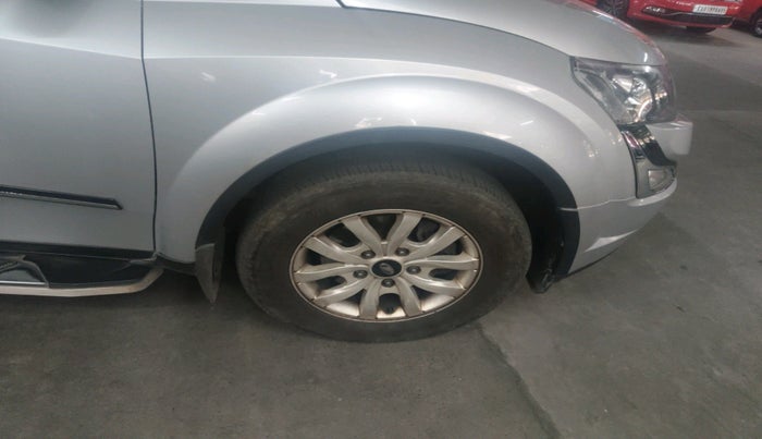 2016 Mahindra XUV500 W10, Diesel, Manual, 1,96,557 km, tyre