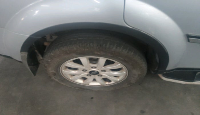 2016 Mahindra XUV500 W10, Diesel, Manual, 1,96,557 km, tyre