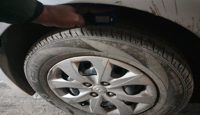 2016 Hyundai Elite i20 SPORTZ 1.4 CRDI, Diesel, Manual, 1,56,591 km, tyre