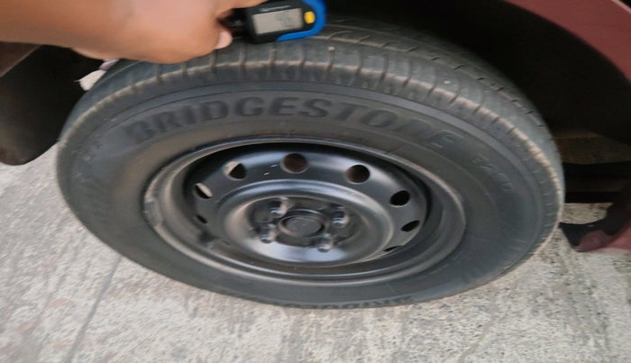 2013 Maruti Wagon R 1.0 LXI CNG, CNG, Manual, 1,72,387 km, tyre