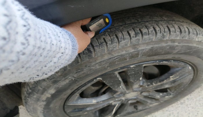 2018 Maruti Vitara Brezza ZDI PLUS DUAL TONE, Diesel, Manual, 1,13,664 km, tyre