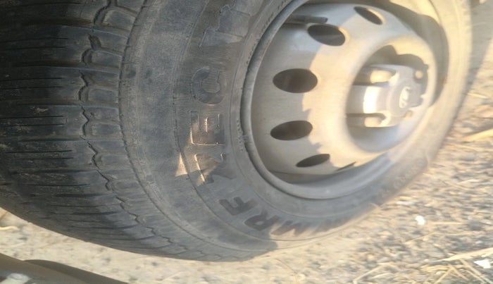 2014 Hyundai i10 MAGNA 1.1, Petrol, Manual, 15,619 km, tyre