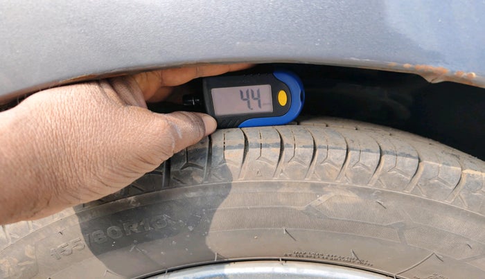 2014 Hyundai i10 MAGNA 1.1, Petrol, Manual, 1,01,830 km, tyre