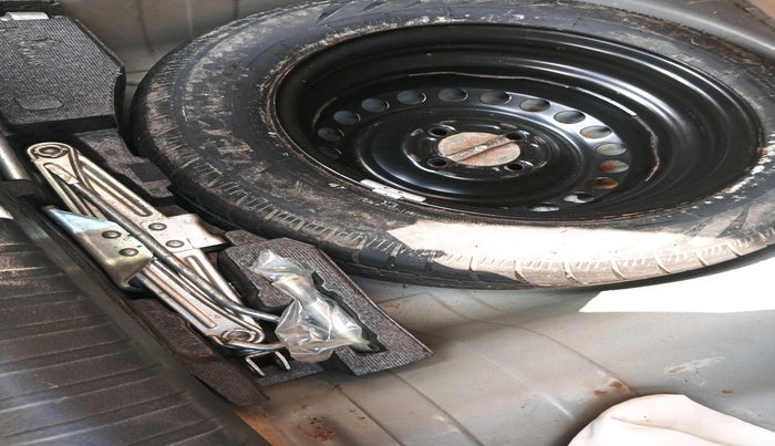 2015 Honda Amaze 1.2L I-VTEC S, Petrol, Manual, 59,136 km, tyre