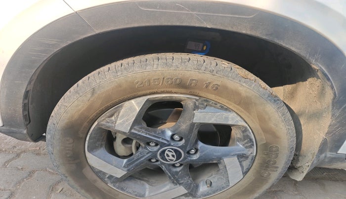 2019 Hyundai VENUE SX 1.0 (O) TURBO, Petrol, Manual, 81,972 km, tyre