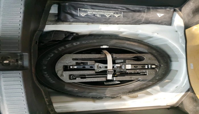 2023 Volkswagen TAIGUN COMFORTLINE 1.0 TSI MT, Petrol, Manual, 39,108 km, tyre