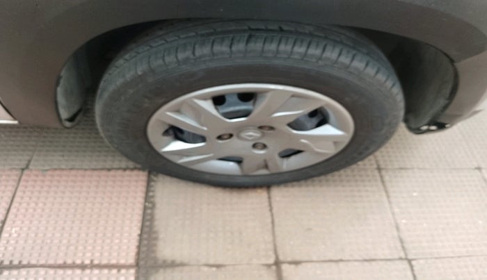 2019 Renault Kwid RXT 1.0 AMT (O), Petrol, Automatic, 48,739 km, tyre