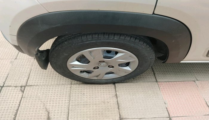 2019 Renault Kwid RXT 1.0 AMT (O), Petrol, Automatic, 48,739 km, tyre