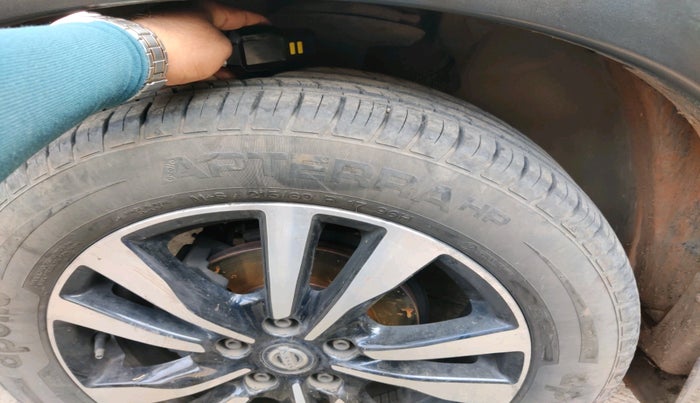 2021 Nissan Kicks XV 1.5, Petrol, Manual, 26,250 km, tyre