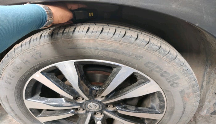 2021 Nissan Kicks XV 1.5, Petrol, Manual, 26,250 km, tyre