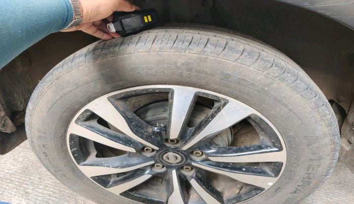 2021 Nissan Kicks XV 1.5, Petrol, Manual, 26,250 km, tyre