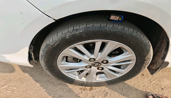 2019 Toyota YARIS VX MT, Petrol, Manual, 65,330 km, tyre