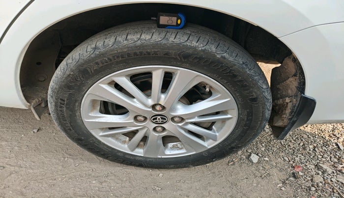 2019 Toyota YARIS VX MT, Petrol, Manual, 65,330 km, tyre