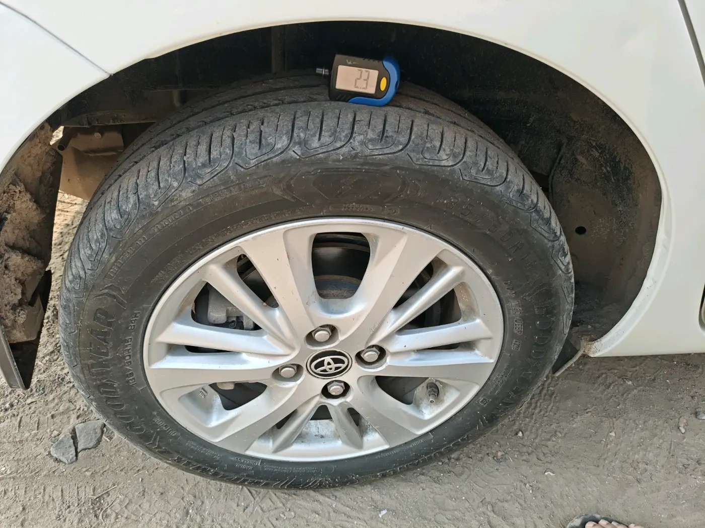 2019 Toyota YARIS VX MT, Petrol, Manual, 65,330 km, tyre