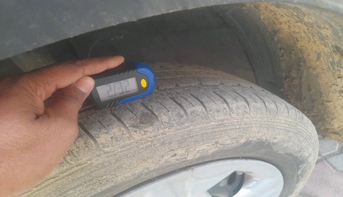 2022 Hyundai VENUE S 1.2, Petrol, Manual, 99,207 km, tyre