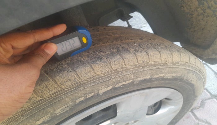 2022 Hyundai VENUE S 1.2, Petrol, Manual, 99,207 km, tyre