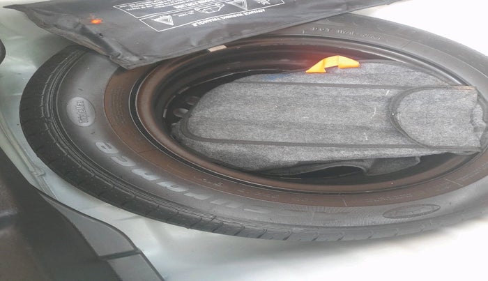 2022 Hyundai VENUE S 1.2, Petrol, Manual, 99,207 km, tyre