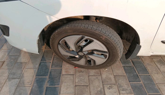 2014 Maruti Wagon R 1.0 LXI, Petrol, Manual, 85,519 km, tyre