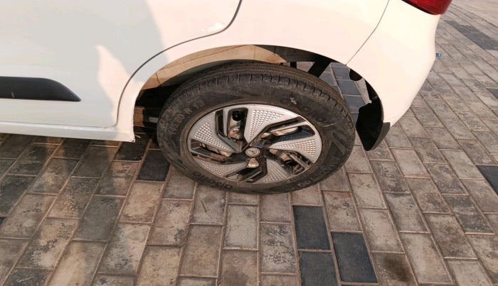 2014 Maruti Wagon R 1.0 LXI, Petrol, Manual, 85,519 km, tyre