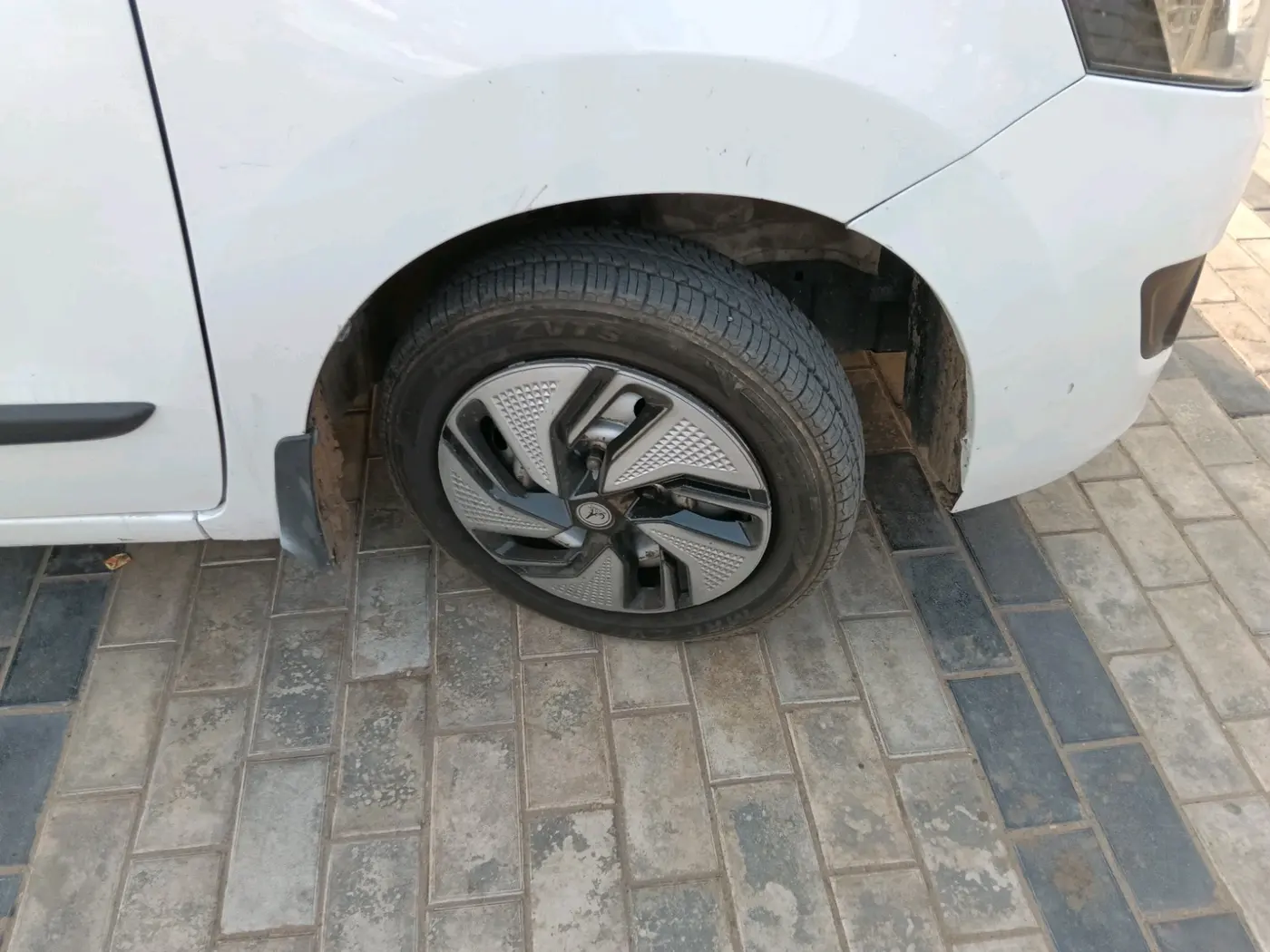 2014 Maruti Wagon R 1.0 LXI, Petrol, Manual, 85,519 km, tyre