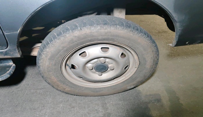 2020 Maruti Eeco 7 STR, Petrol, Manual, 26,369 km, tyre