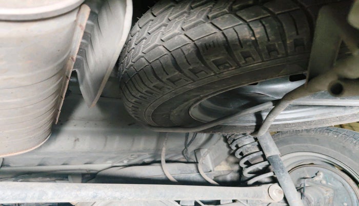 2020 Maruti Eeco 7 STR, Petrol, Manual, 26,369 km, tyre