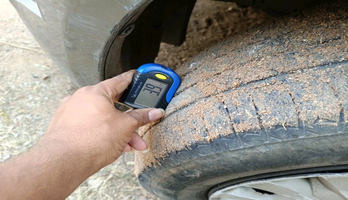 2014 Chevrolet Sail UVA 1.3 LS, Diesel, Manual, 3,52,866 km, tyre