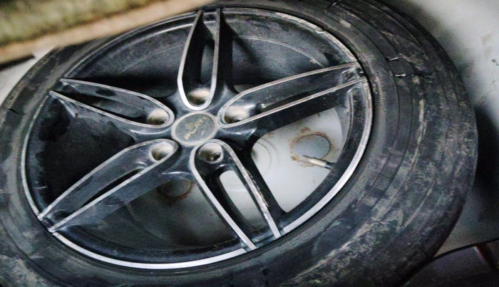 2020 Hyundai VENUE S 1.5 CRDI, Diesel, Manual, 1,53,246 km, tyre