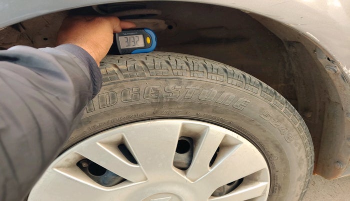 2013 Maruti Swift VXI, Petrol, Manual, 84,080 km, tyre