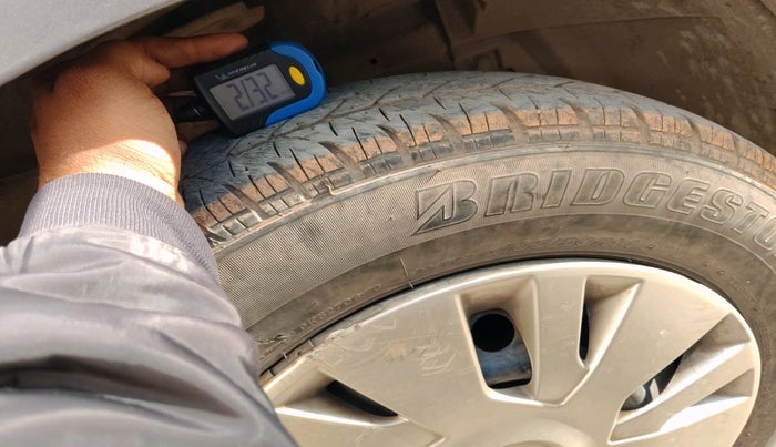 2013 Maruti Swift VXI, Petrol, Manual, 84,080 km, tyre