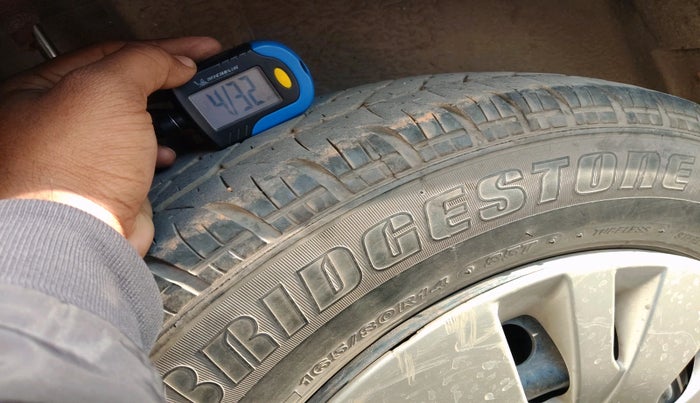 2013 Maruti Swift VXI, Petrol, Manual, 84,080 km, tyre