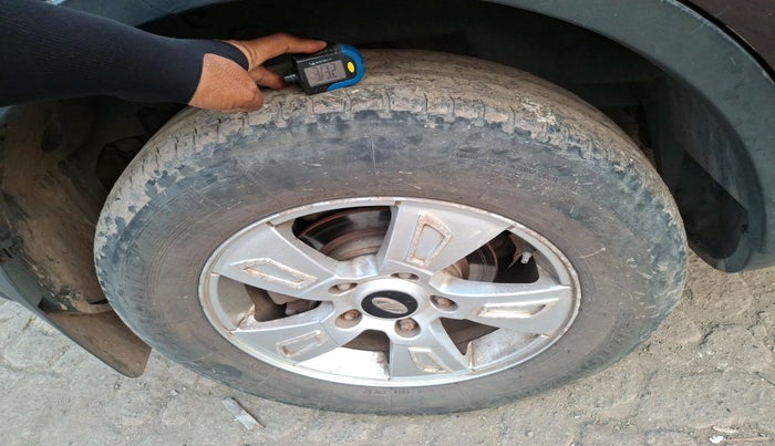 2012 Mahindra XUV500 W8, Diesel, Manual, 1,64,850 km, tyre