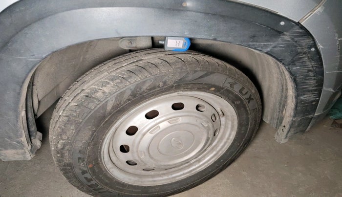 2017 Mahindra KUV 100 NXT K2 P 6 STR, Petrol, Manual, 58,130 km, tyre