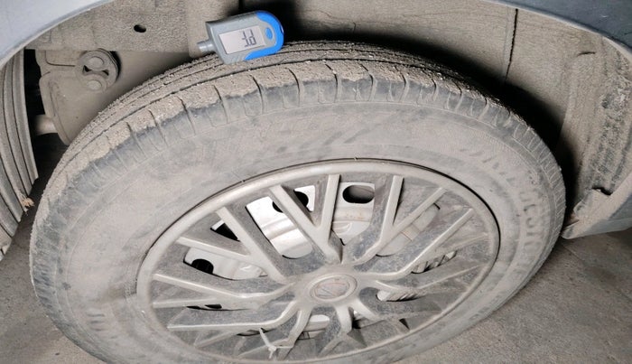 2017 Mahindra KUV 100 NXT K2 P 6 STR, Petrol, Manual, 58,130 km, tyre