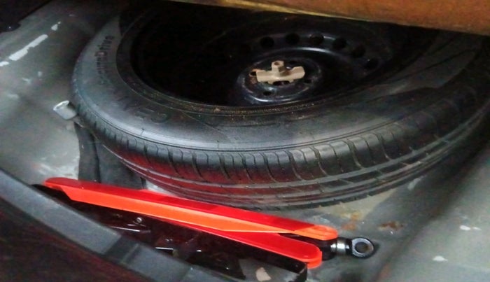 2018 Hyundai Verna 1.6 VTVT SX O, Petrol, Manual, 84,351 km, tyre