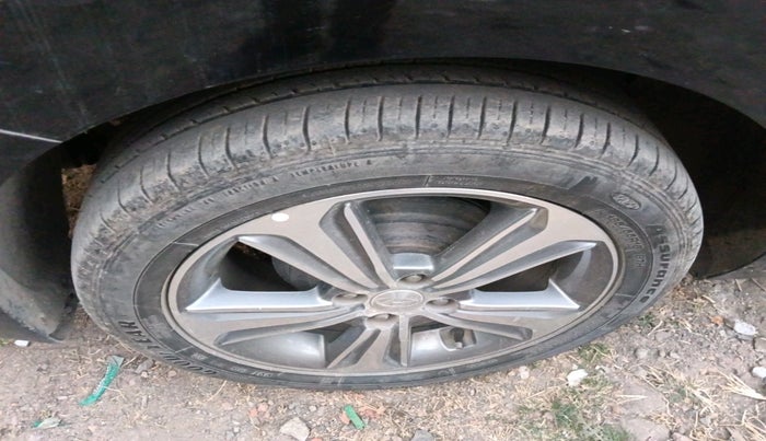 2018 Hyundai Verna 1.6 VTVT SX O, Petrol, Manual, 84,351 km, tyre