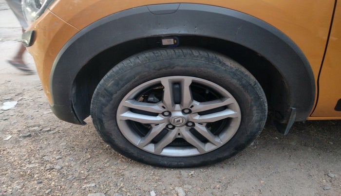 2024 Renault TRIBER RXZ, Petrol, Manual, 17,960 km, tyre