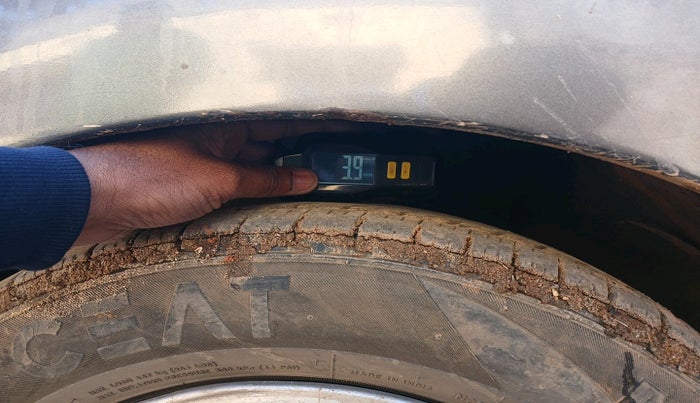 2013 Hyundai i10 SPORTZ 1.2, Petrol, Manual, 91,709 km, tyre