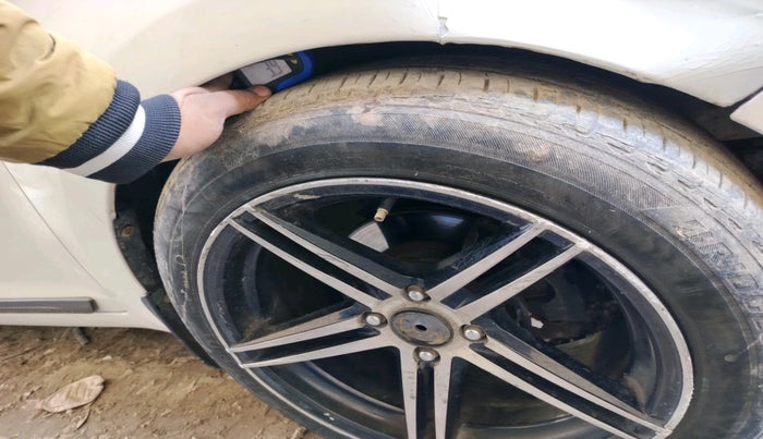 2013 Hyundai i20 SPORTZ 1.2, Petrol, Manual, 1,11,819 km, tyre