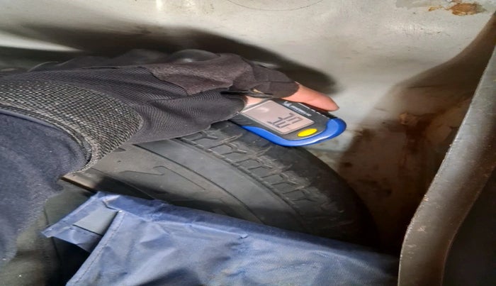 2014 Hyundai i10 MAGNA 1.1, Petrol, Manual, 91,490 km, tyre