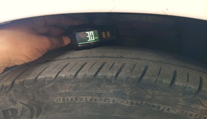 2023 Volkswagen VIRTUS TOPLINE TSI 1.0 AT, Petrol, Automatic, 45,489 km, tyre