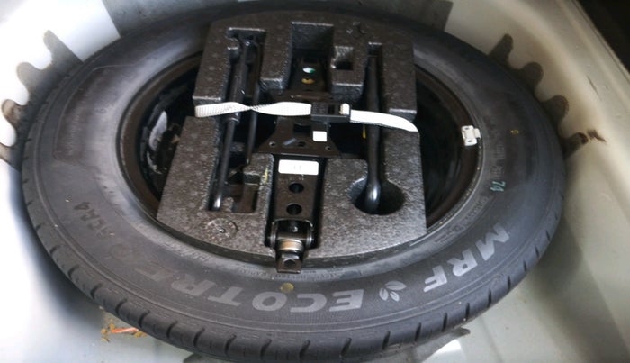 2023 Volkswagen VIRTUS TOPLINE TSI 1.0 AT, Petrol, Automatic, 45,489 km, tyre