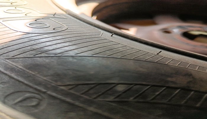 2021 Renault Kwid CLIMBER 1.0 AMT (O), Petrol, Automatic, 49,439 km, tyre