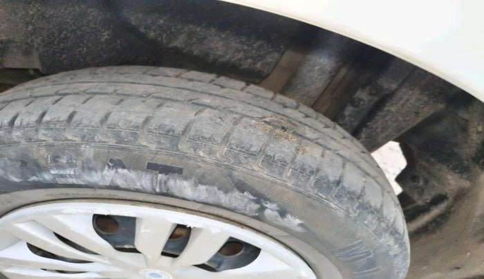 2015 Maruti Swift Dzire VDI, Diesel, Manual, 1,06,413 km, tyre