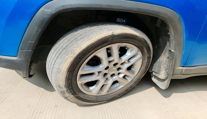 2018 Jeep Compass LIMITED (O) 2.0 DIESEL, Diesel, Manual, 1,01,978 km, tyre