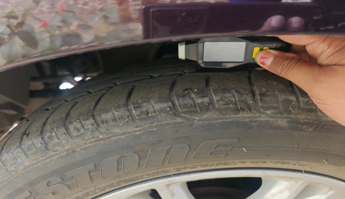 2018 Toyota Innova Crysta 2.8 ZX AT 7 STR, Diesel, Automatic, 1,21,899 km, tyre