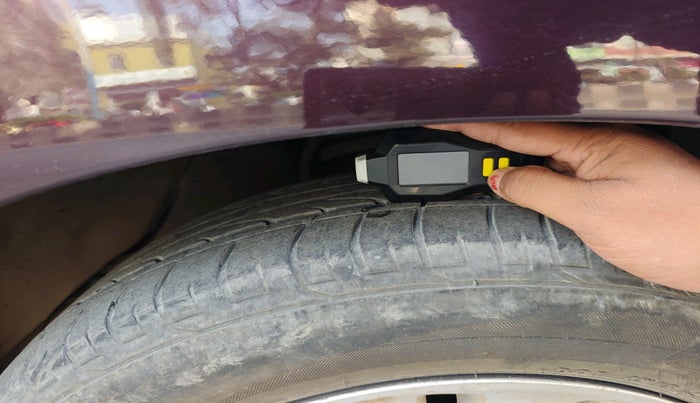 2018 Toyota Innova Crysta 2.8 ZX AT 7 STR, Diesel, Automatic, 1,21,899 km, tyre