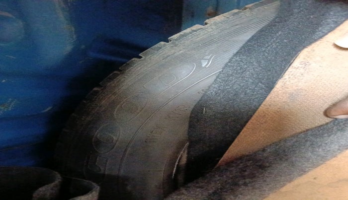 2012 Honda Brio S MT, Petrol, Manual, 60,702 km, tyre