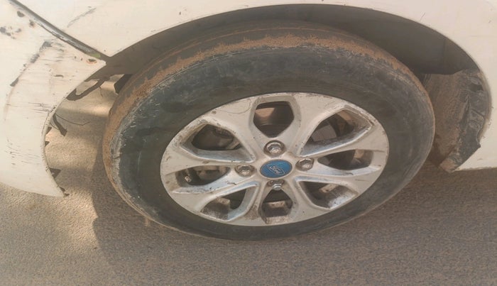 2015 Ford Figo Aspire TITANIUM1.5 DIESEL, Diesel, Manual, 1,90,699 km, tyre